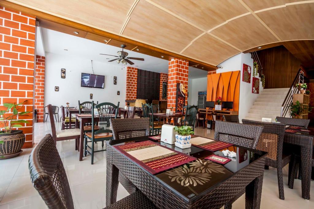 Larn Park Resortel Patong Esterno foto