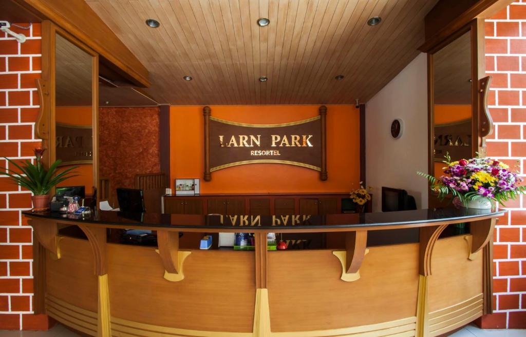 Larn Park Resortel Patong Esterno foto