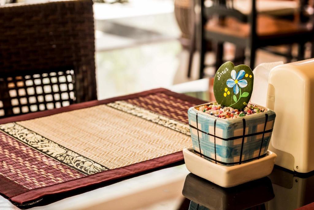 Larn Park Resortel Patong Esterno foto