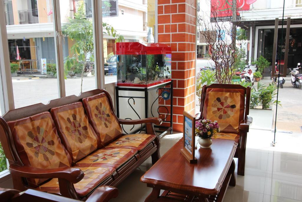 Larn Park Resortel Patong Esterno foto