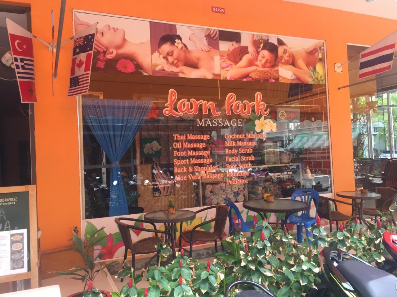 Larn Park Resortel Patong Esterno foto